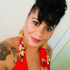 Meet your Posher, Adrianna